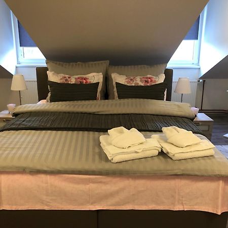 玛丽亚温泉Lili Apartman公寓 外观 照片
