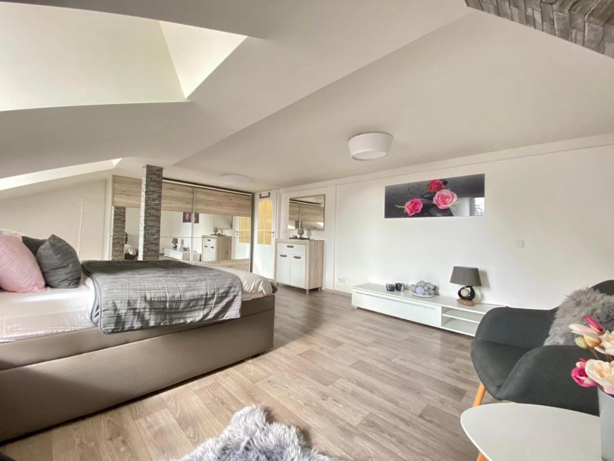 玛丽亚温泉Lili Apartman公寓 外观 照片