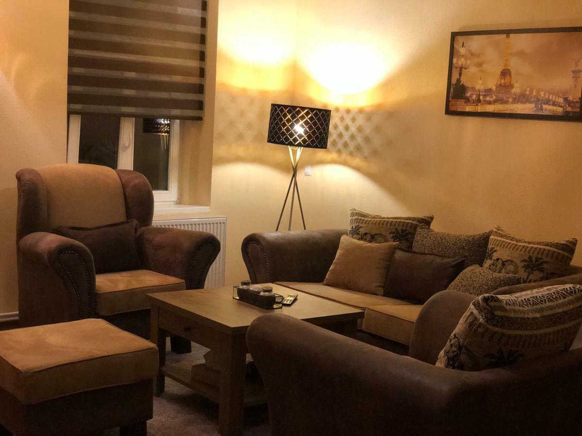 玛丽亚温泉Lili Apartman公寓 外观 照片