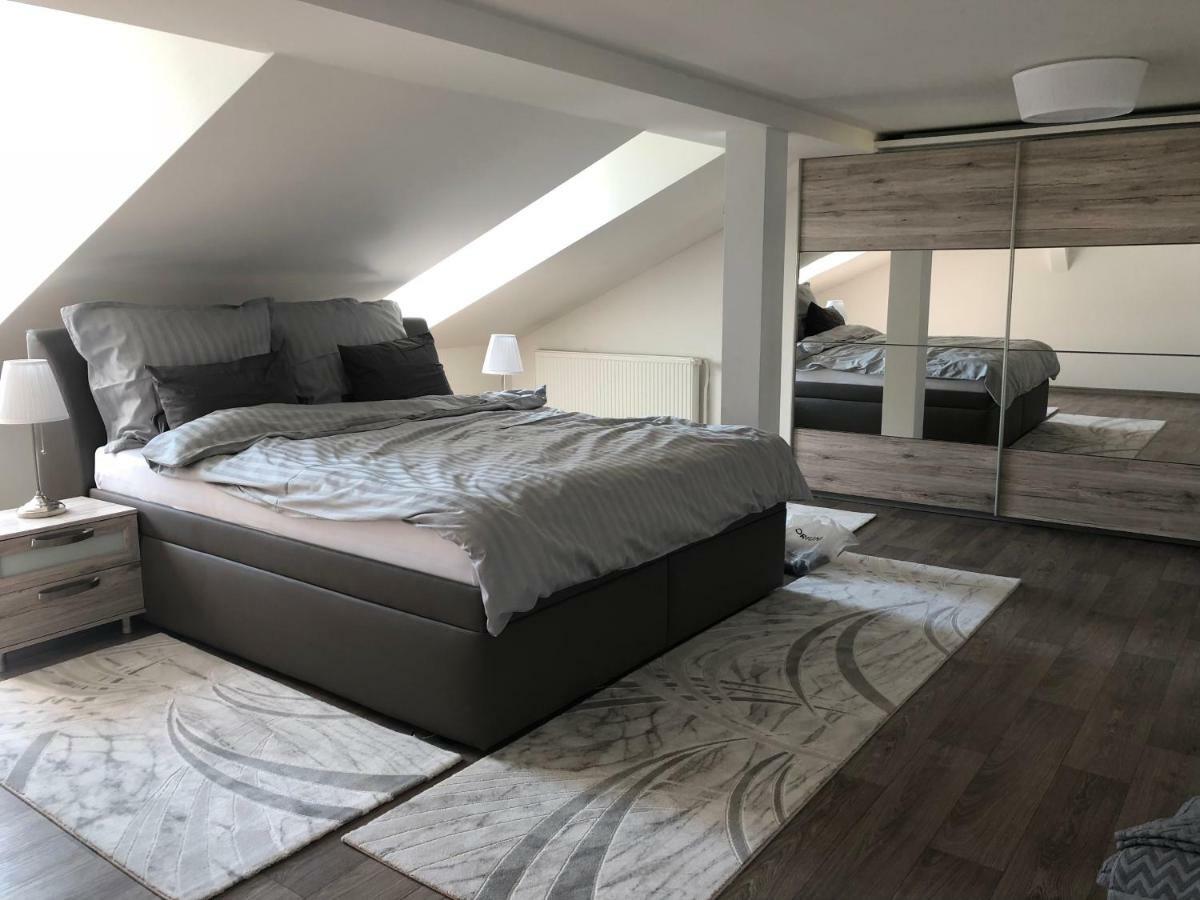 玛丽亚温泉Lili Apartman公寓 外观 照片